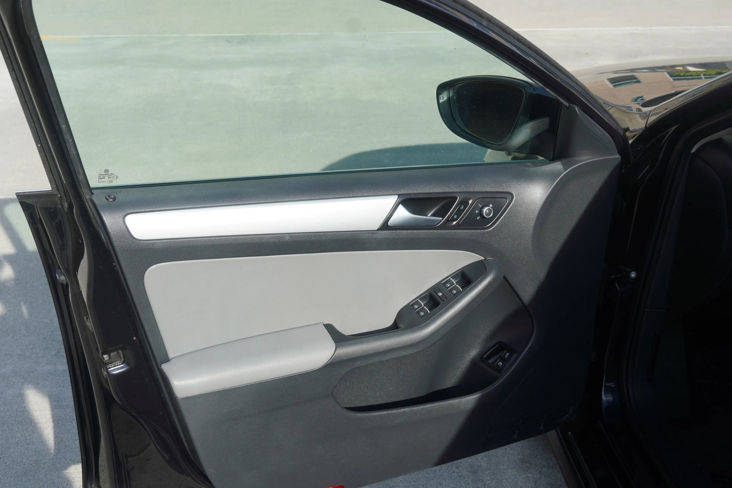 Used 2014 Volkswagen Jetta SEL image 26