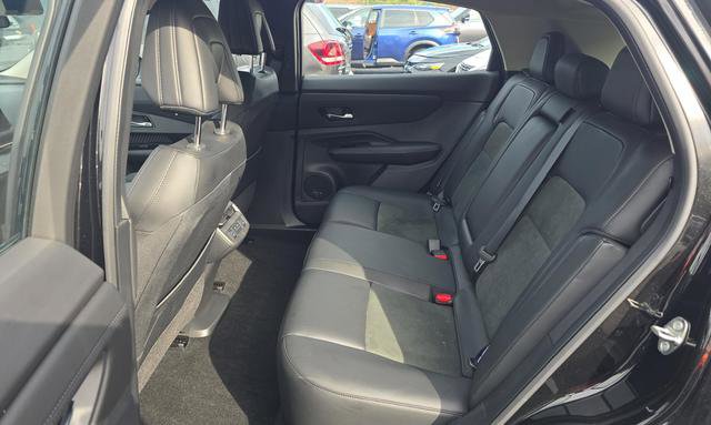 Used 2024 Nissan Ariya FWD image 16