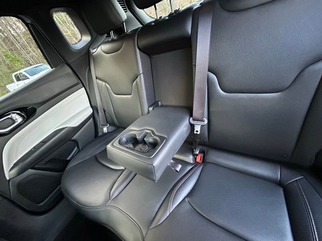 Used 2024 Jeep Compass Limited image 18