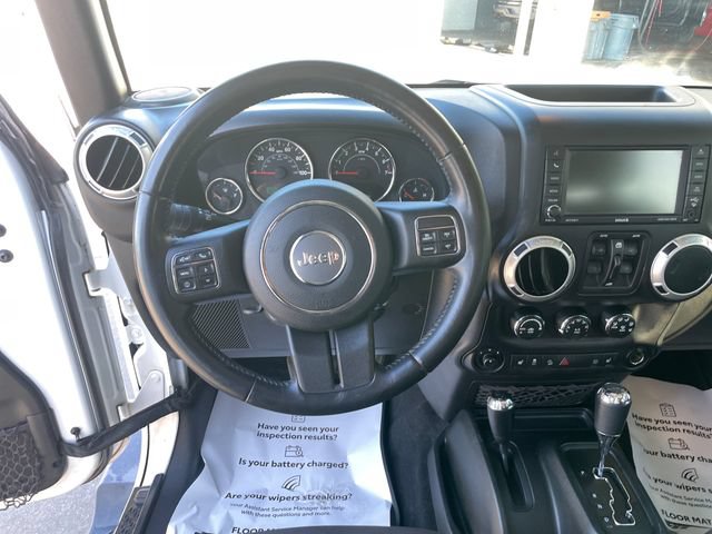 Used 2018 Jeep Wrangler Unlimited Sahara w/ Connectivity Group AWD/4WD image 14
