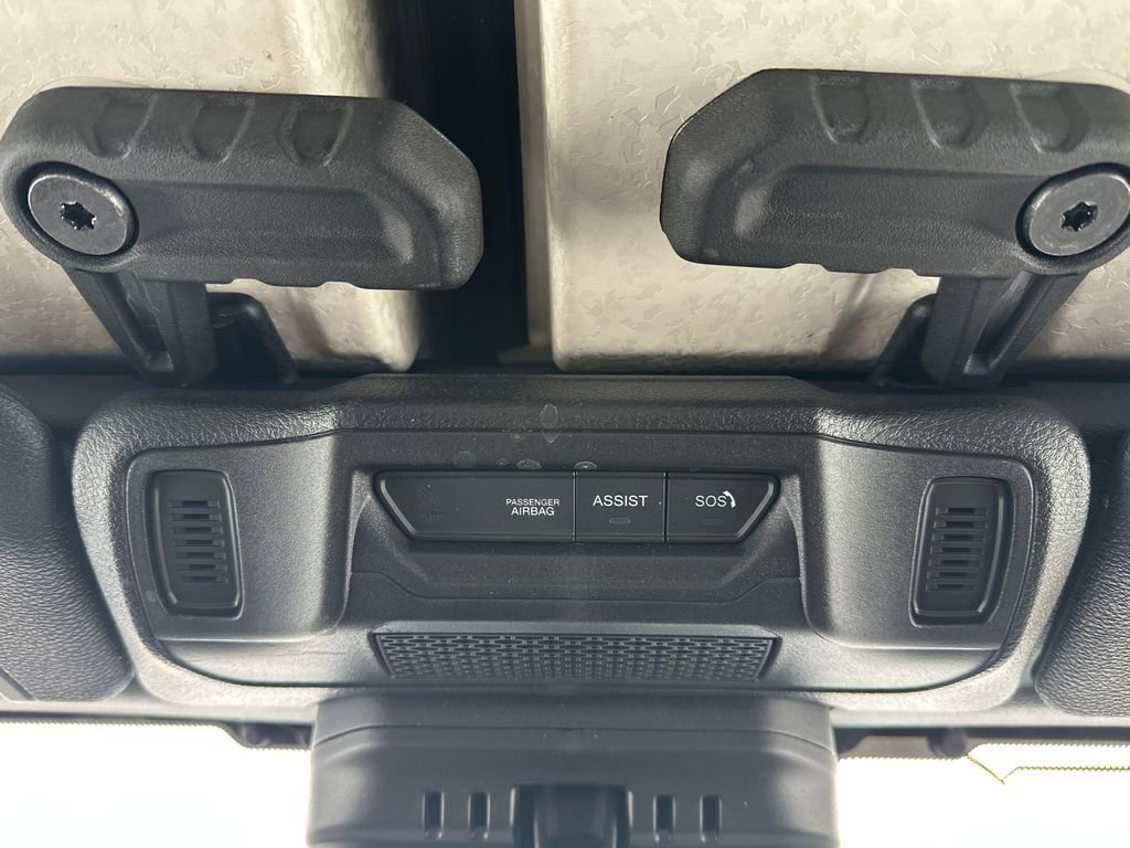 Used 2024 Jeep Gladiator Sport image 19