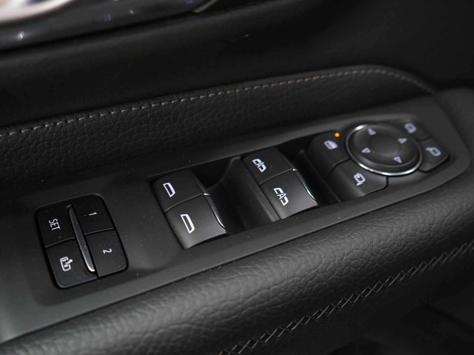 Used 2022 GMC Yukon XL Denali image 24