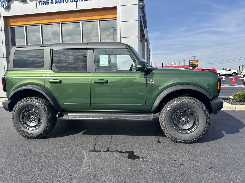 New 2025 Ford Bronco Outer Banks w/ Sasquatch Package AWD/4WD image 30