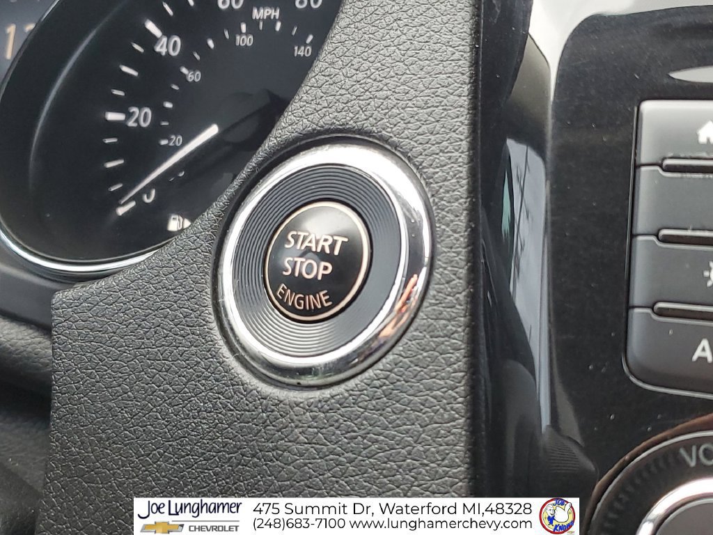 Used 2019 Nissan Rogue SL FWD image 18