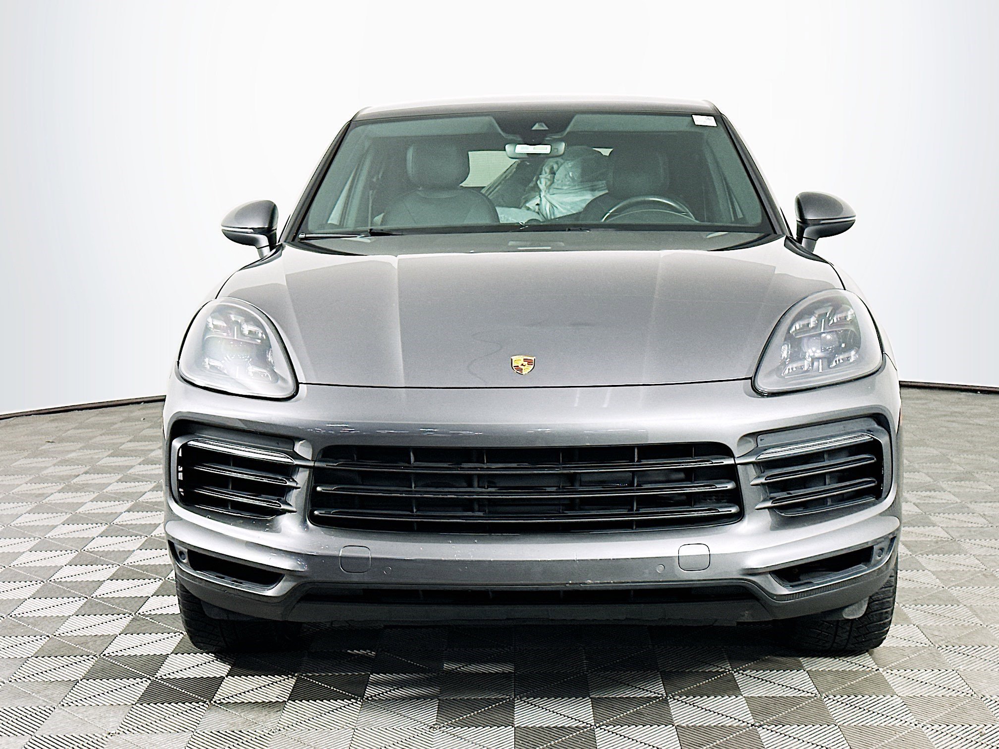 Used 2021 Porsche Cayenne Coupe image 2