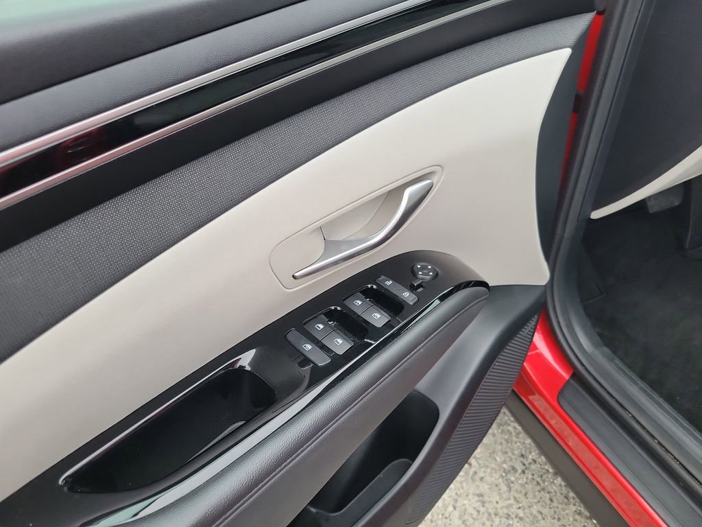 Used 2022 Hyundai Tucson Limited w/ Cargo Package image 12