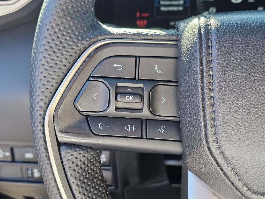 Used 2026 Toyota Tundra Limited AWD/4WD image 38