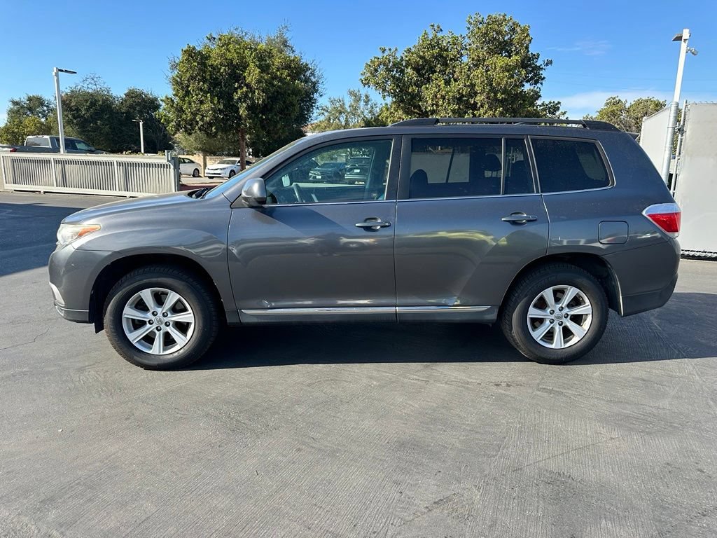 Used 2013 Toyota Highlander SE AWD/4WD image 2