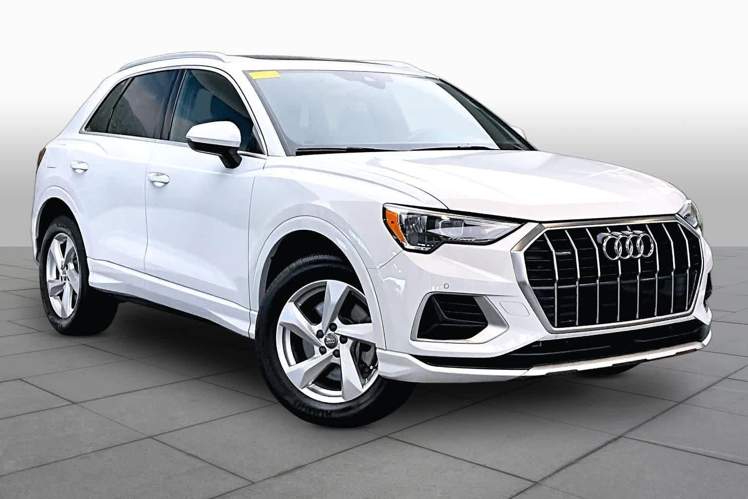 Used 2020 Audi Q3 2.0T Premium w/ Convenience Package AWD/4WD image 3