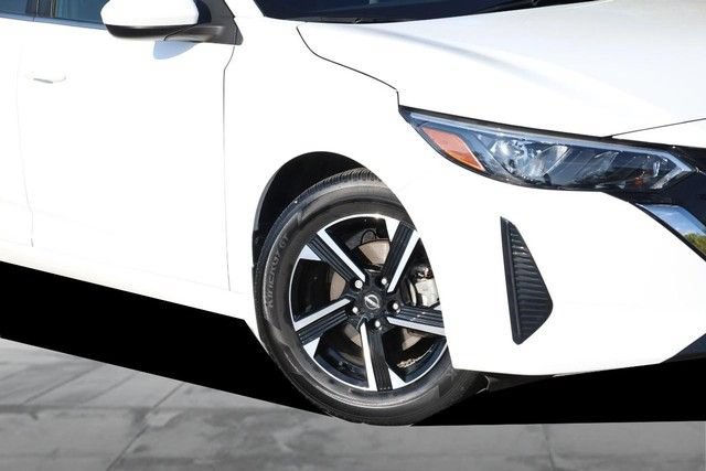 Certified 2025 Nissan Sentra SV FWD image 3