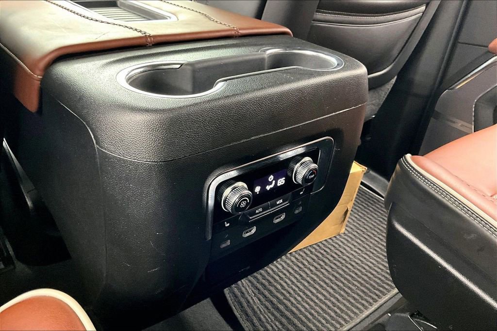 Used 2023 GMC Yukon Denali Ultimate image 34