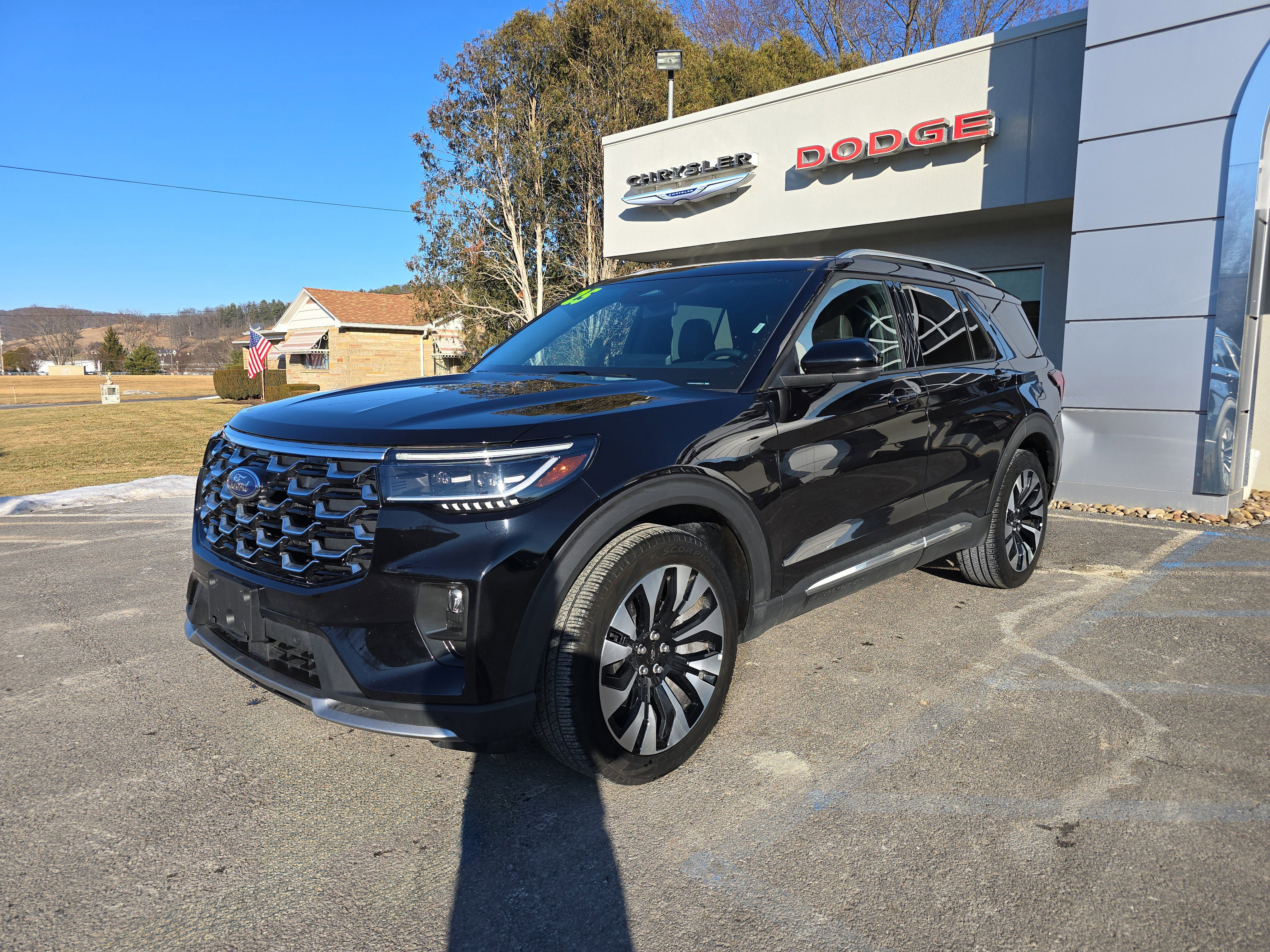 Used 2025 Ford Explorer Platinum w/ LUX Leather Package AWD/4WD image 8