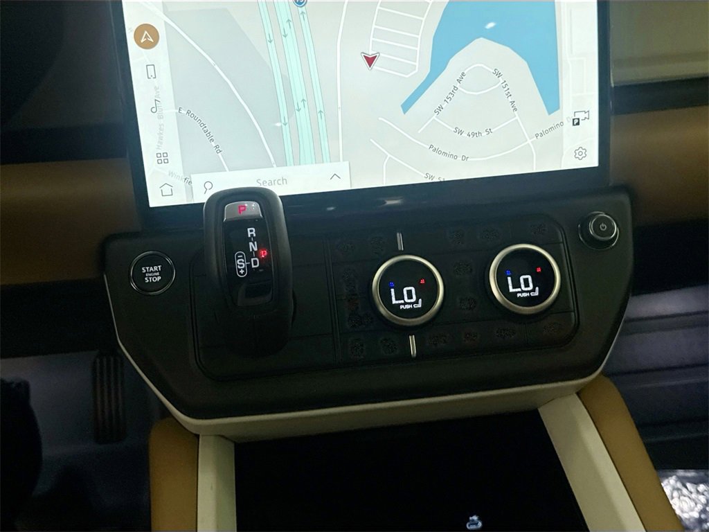 New 2026 Land Rover Defender 110 X-Dynamic SE image 16