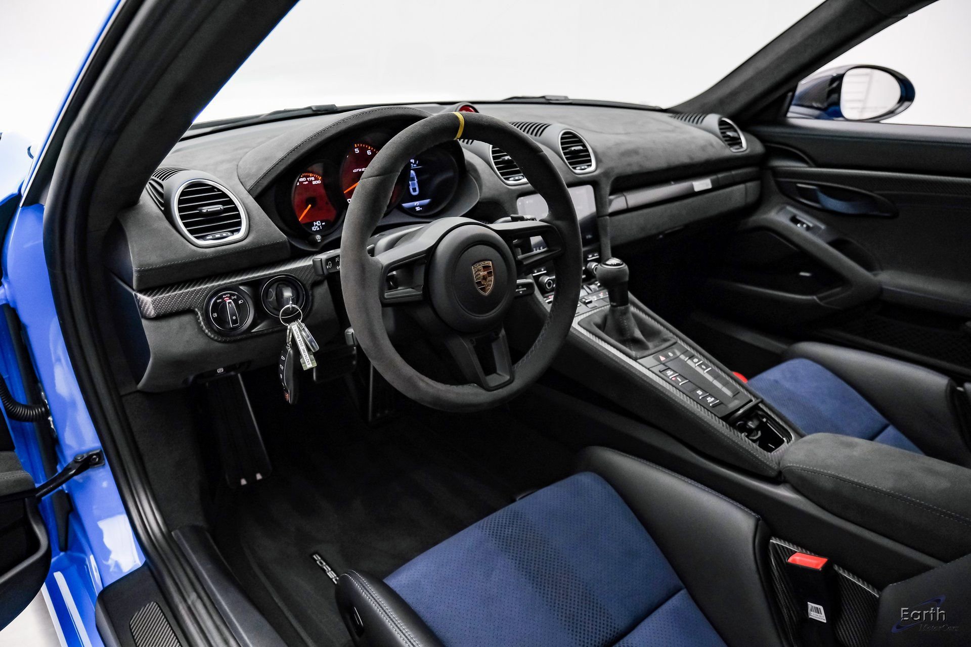 Used 2024 Porsche 718 Cayman GT4 RS RWD image 2