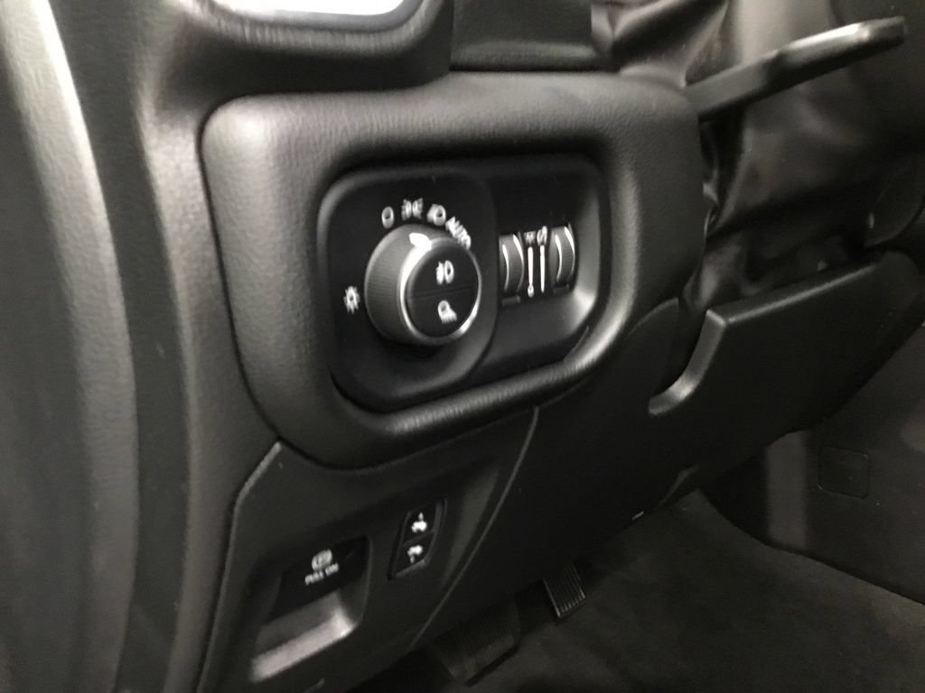 Used 2023 RAM 1500 Laramie AWD/4WD image 9