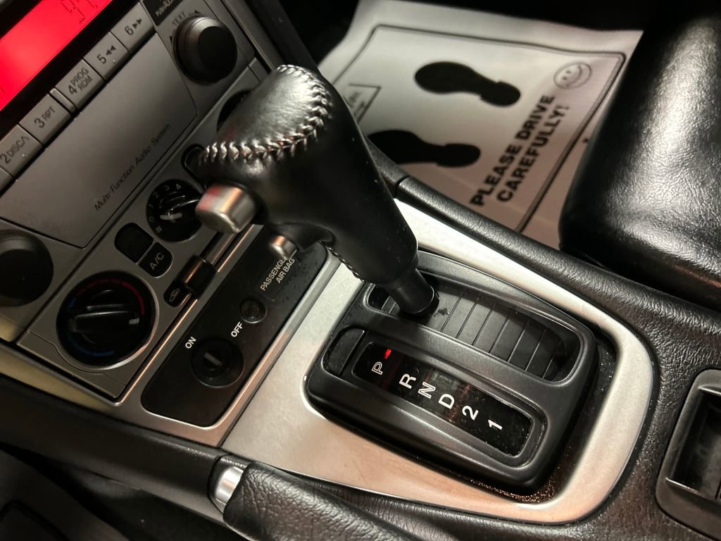 Used 2004 MAZDA MX-5 Miata w/ Cloth Azure Blue Pkg image 17