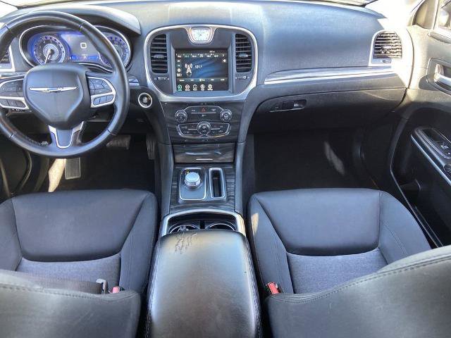 Used 2022 Chrysler 300 Touring image 15