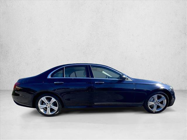 Used 2017 Mercedes-Benz E 300 4MATIC image 5