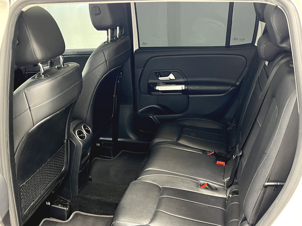 Used 2021 Mercedes-Benz GLB 250 4MATIC image 30