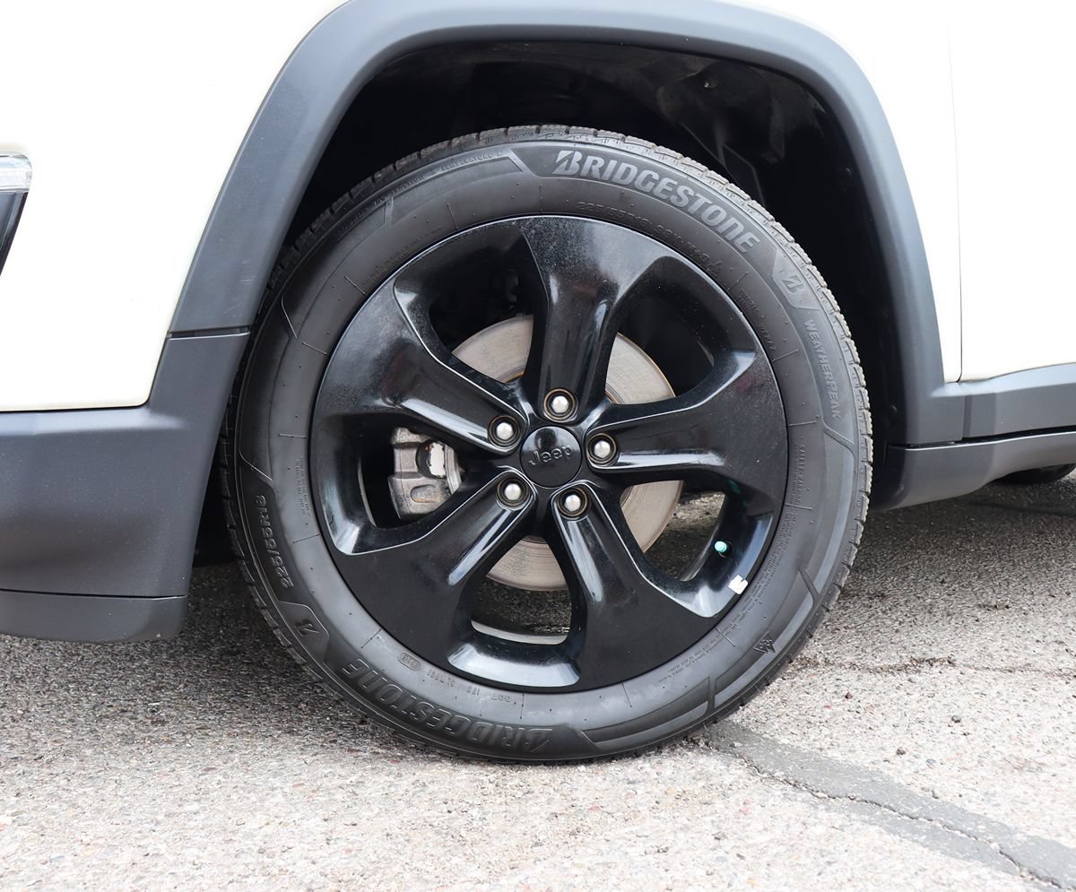 Used 2019 Jeep Compass Latitude FWD image 5
