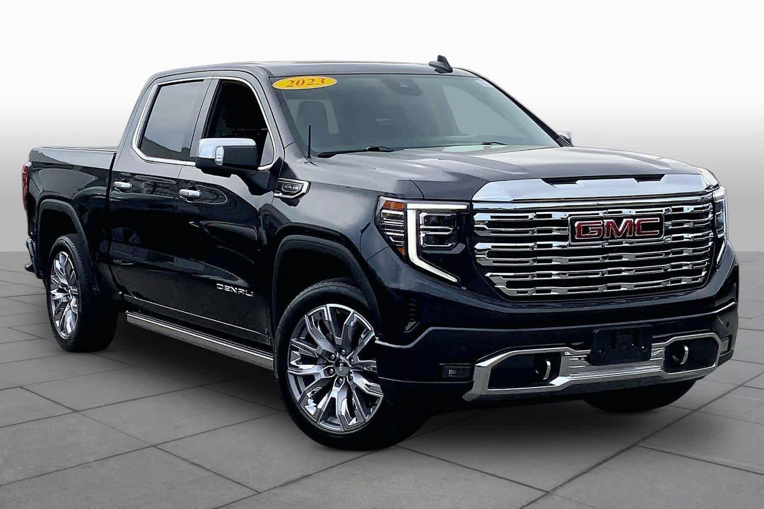 Used 2023 GMC Sierra 1500 Denali w/ Denali Reserve Package AWD/4WD image 3