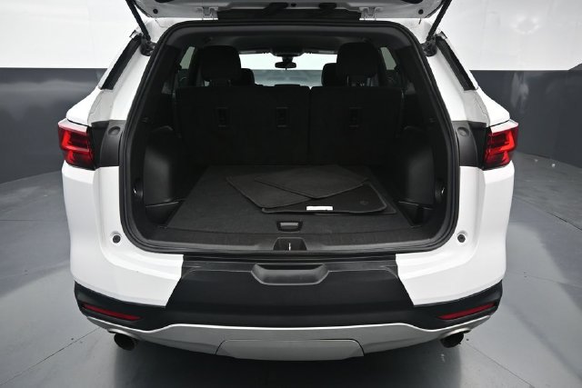 Used 2025 Chevrolet Blazer LT FWD image 9