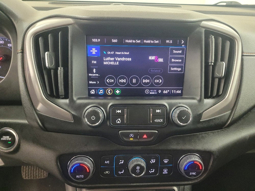 Used 2023 GMC Terrain AT4 image 25