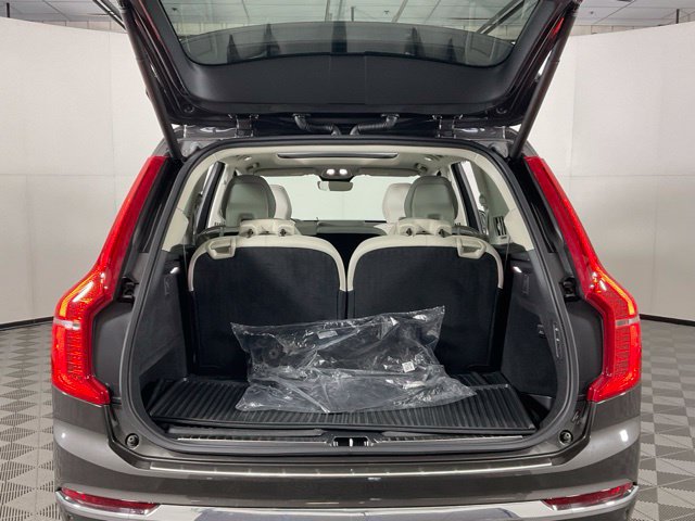Certified 2024 Volvo XC90 T8 Ultimate w/ Protection Package Premier AWD/4WD image 32