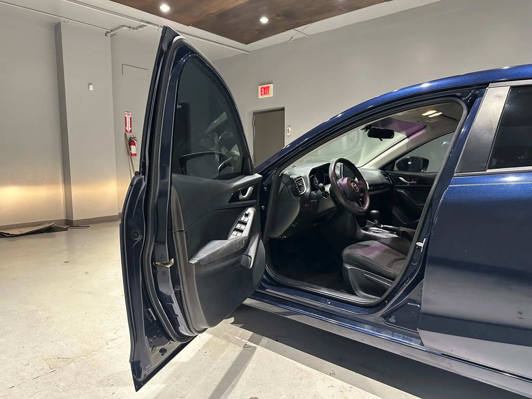 Used 2016 MAZDA MAZDA3 i Sport image 10