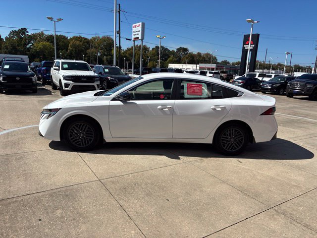 Used 2027 Nissan Sentra SV w/ Floor Mat Package FWD image 4