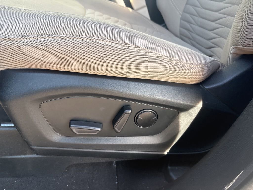 Used 2021 Ford Explorer XLT image 13