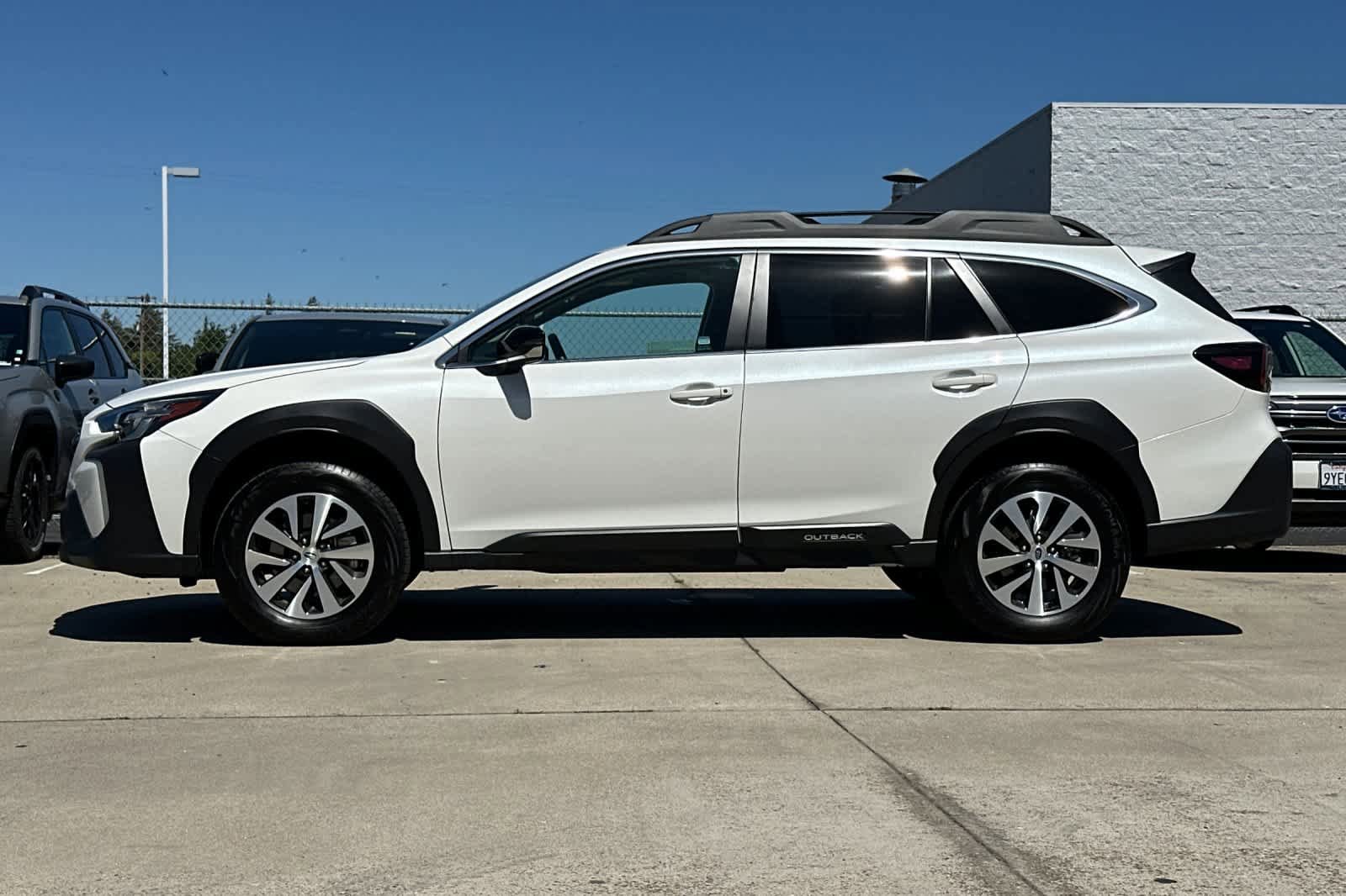 Certified 2025 Subaru Outback Premium AWD/4WD image 6