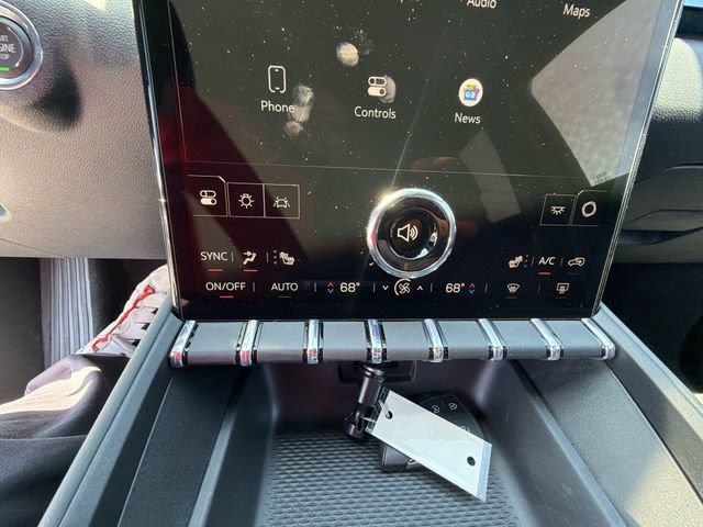 New 2026 GMC Terrain AT4 w/ LPO, Black Badging Package AWD/4WD image 16