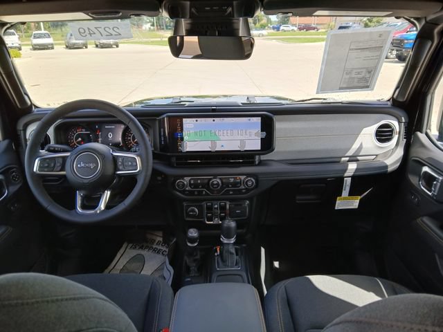 New 2025 Jeep Wrangler Unlimited Sahara w/ Technology Group AWD/4WD image 30