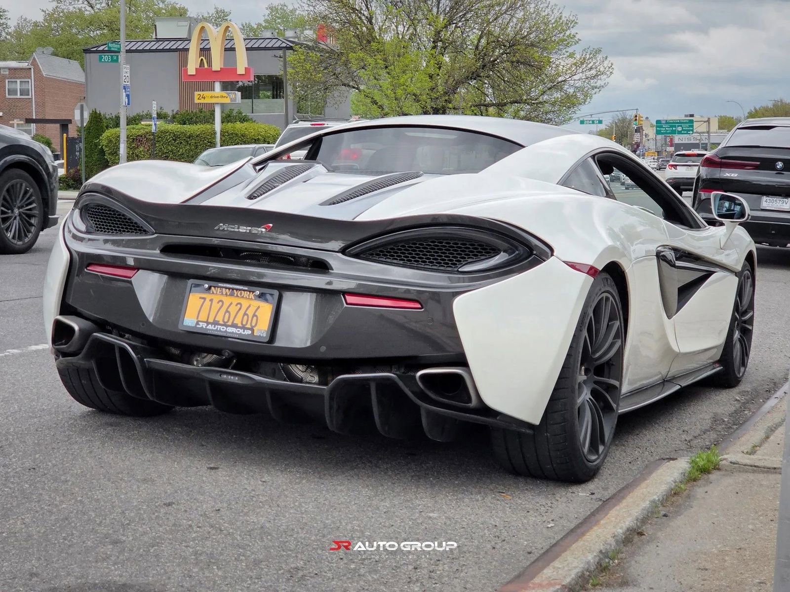 Used 2016 McLaren 570S Coupe RWD image 9