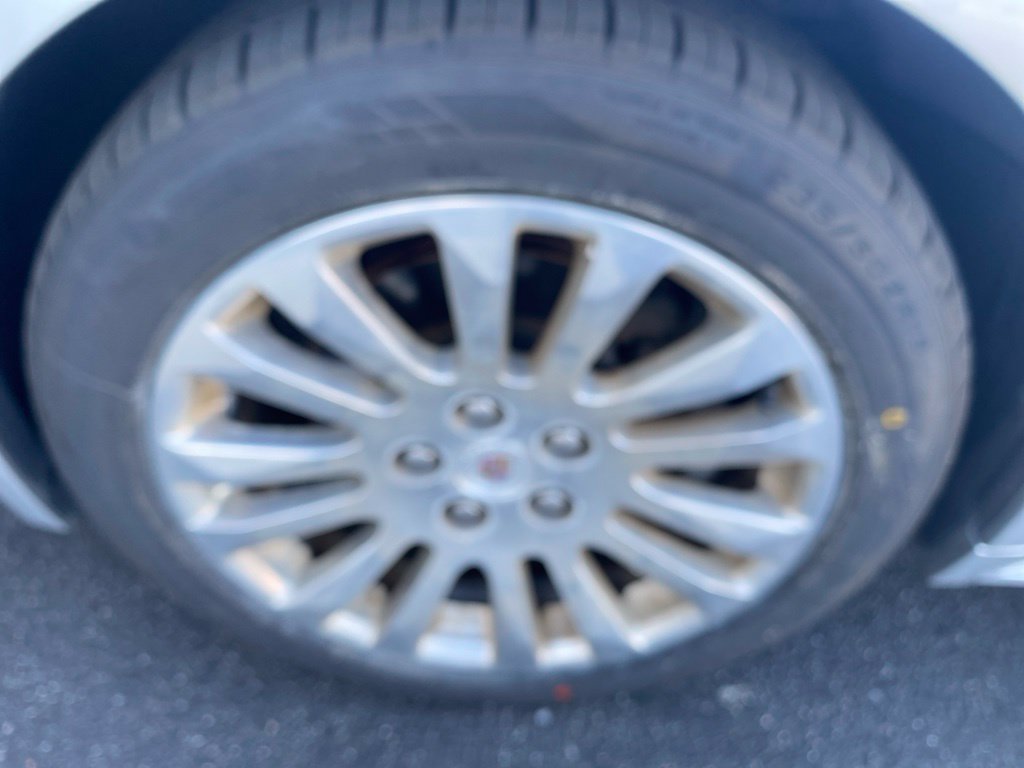 Used 2010 Cadillac CTS Premium RWD image 31