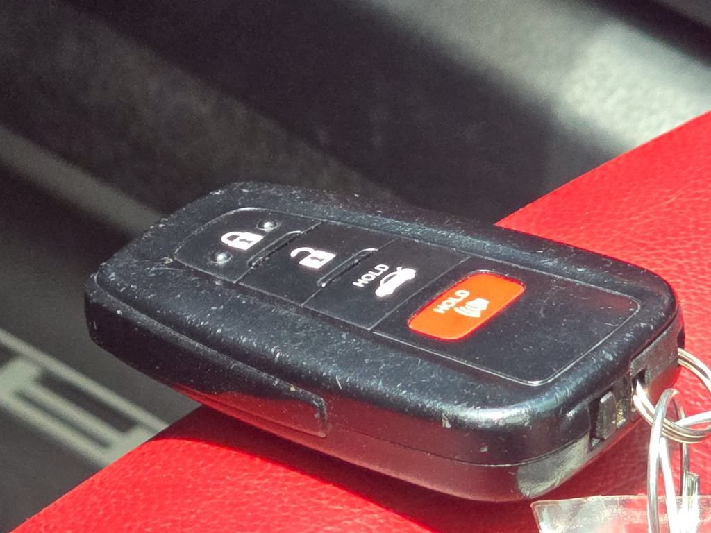 Used 2019 Toyota Camry XSE FWD image 34