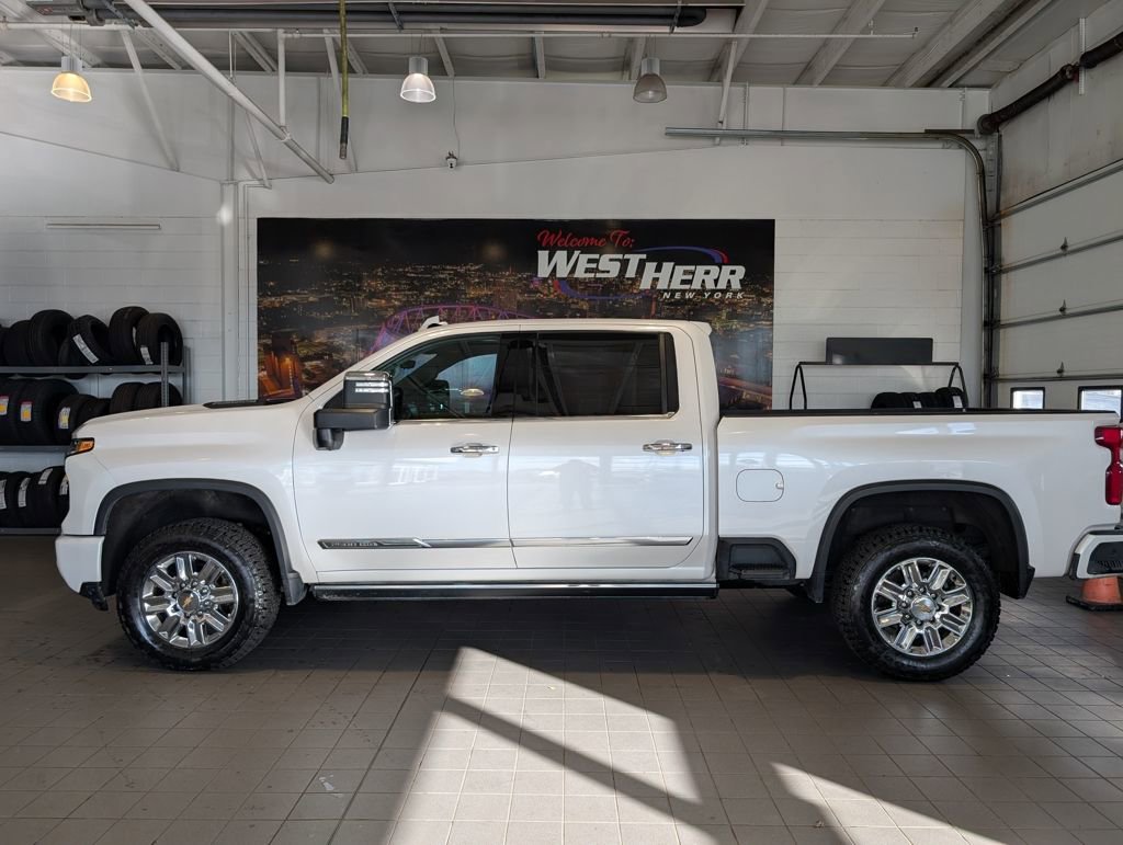Used 2024 Chevrolet Silverado 2500 High Country w/ Technology Package image 4