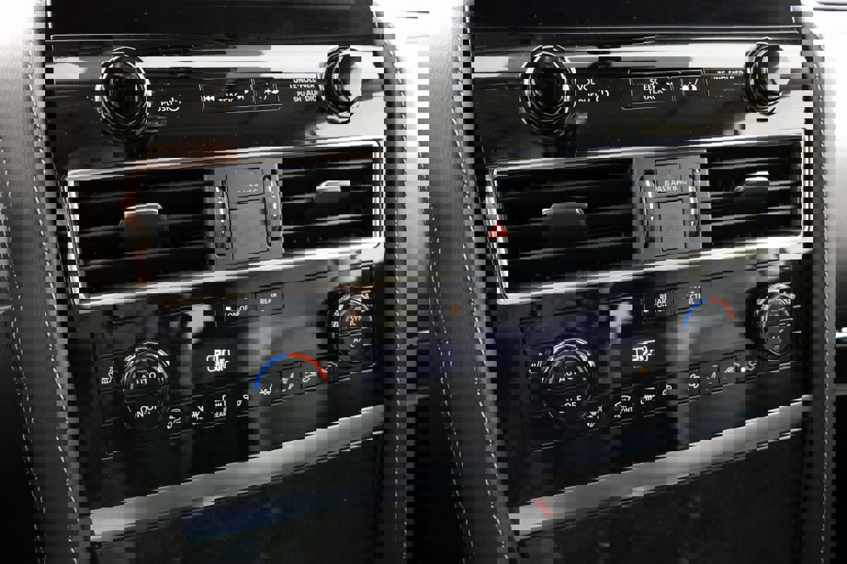 Used 2024 INFINITI QX80 Luxe image 31