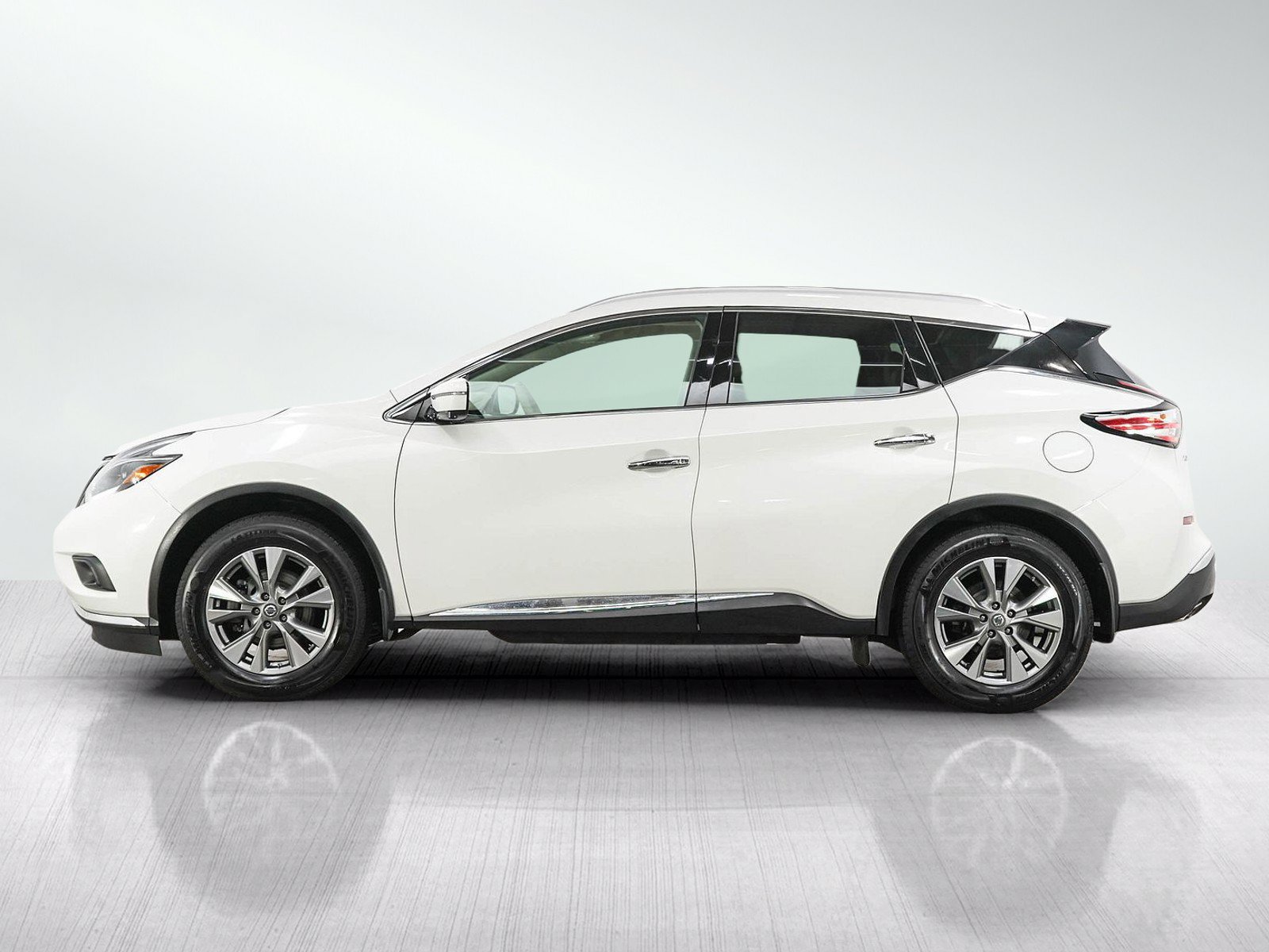 Used 2018 Nissan Murano SL w/ Moonroof Package AWD/4WD image 2