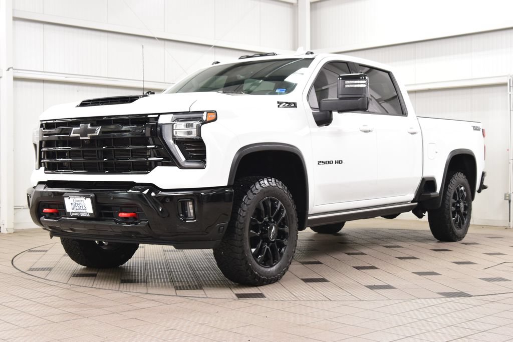 Used 2025 Chevrolet Silverado 2500 LTZ w/ LTZ Plus Package AWD/4WD image 3