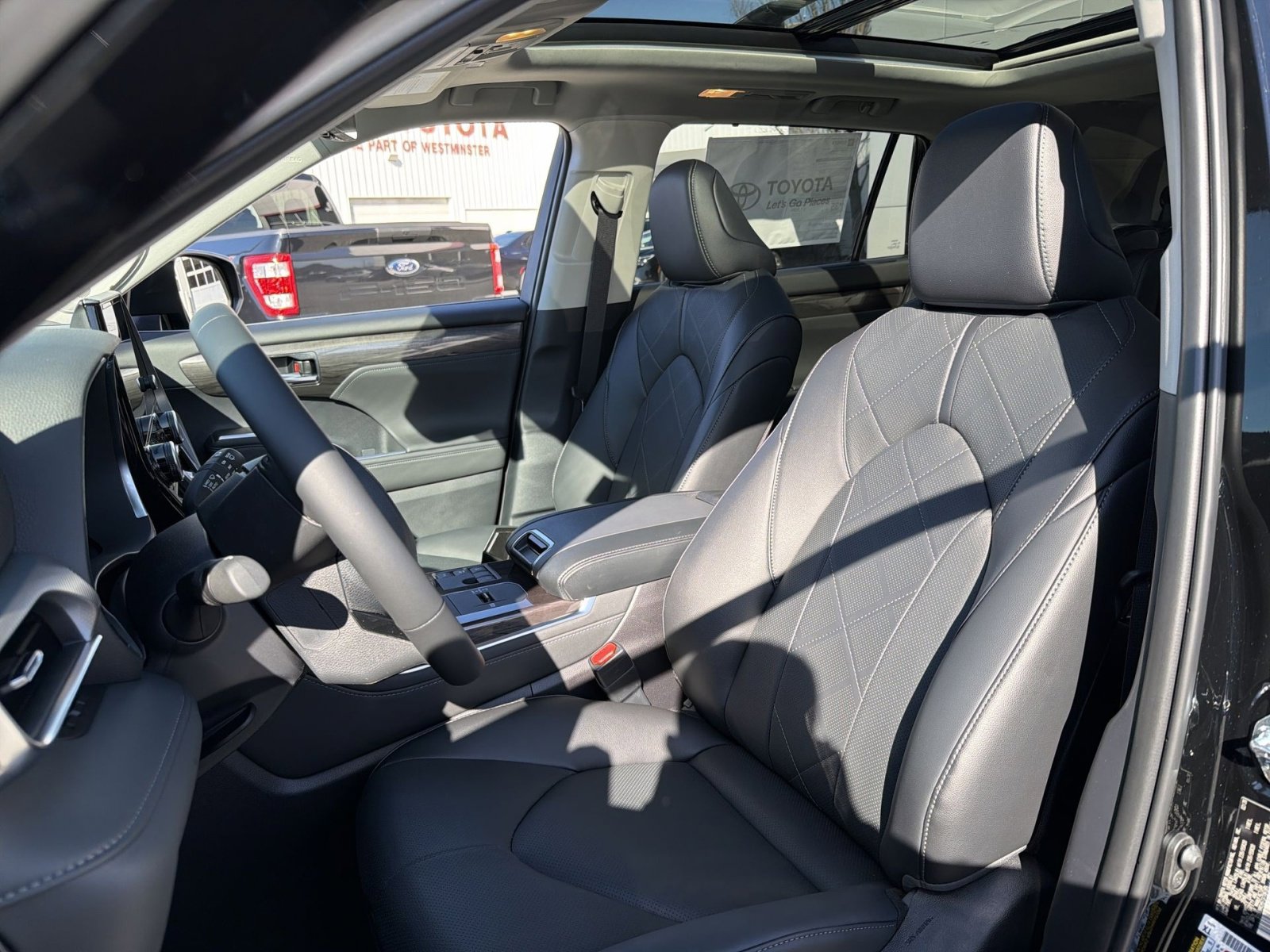 New 2026 Toyota Highlander Platinum image 13