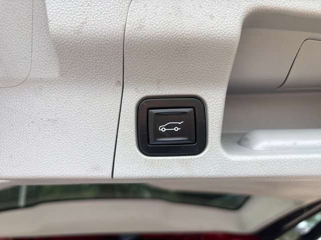 Used 2018 GMC Acadia SLT w/ LPO, Floor Liner Package FWD image 22