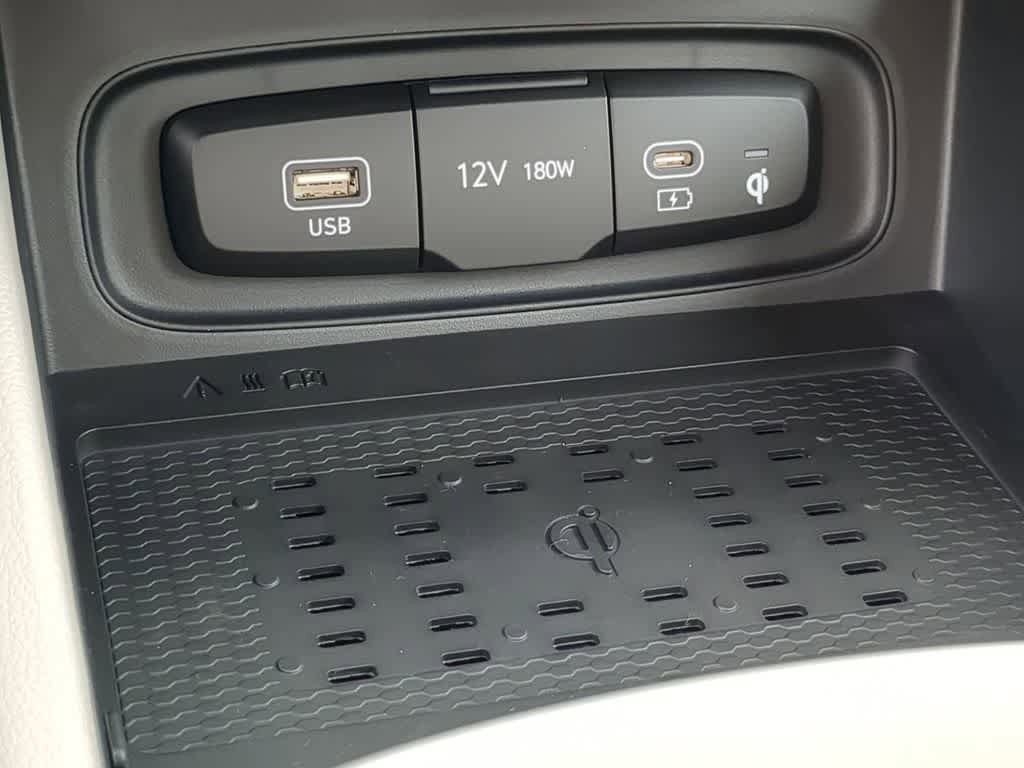 New 2026 Hyundai Venue SEL FWD image 32