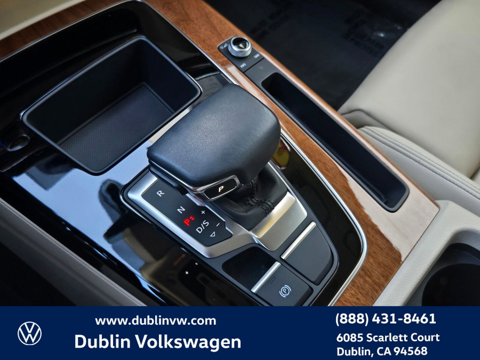 Used 2023 Audi Q5 e Premium w/ Convenience Package image 18