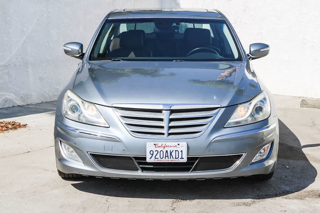 Used 2014 Hyundai Genesis 3.8 w/ Technology Package 03 RWD image 2