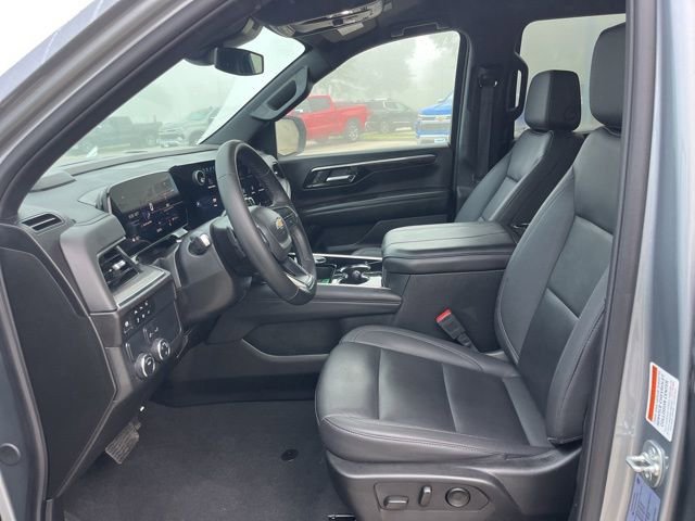 Used 2025 Chevrolet Suburban LT image 16