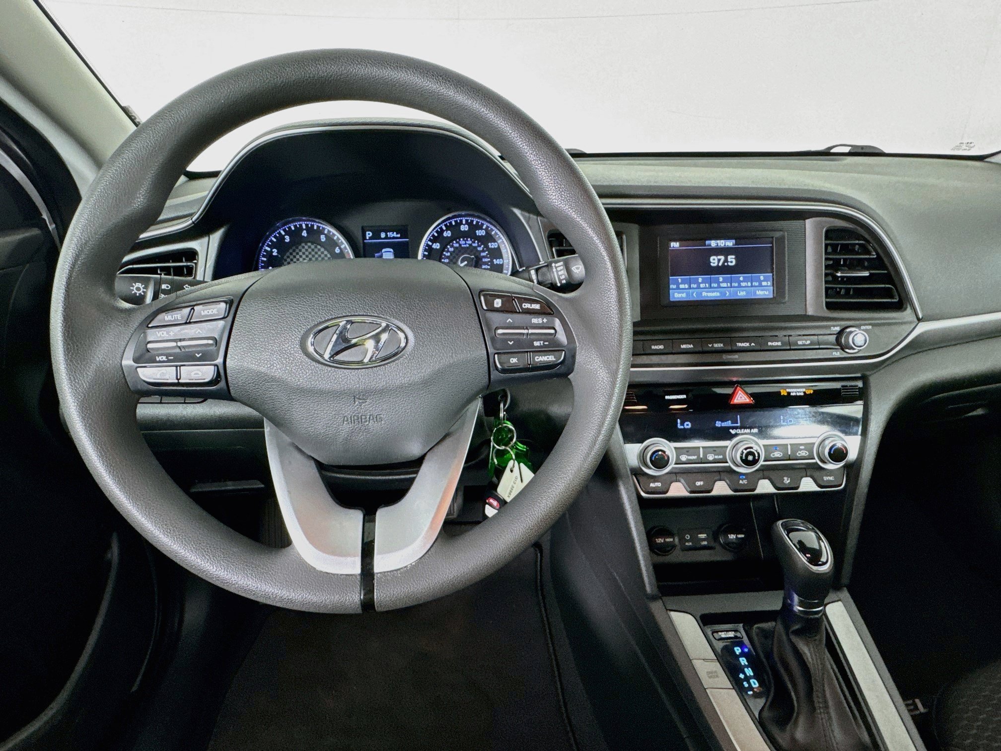 Used 2020 Hyundai Elantra SE w/ Cargo Package (C1) FWD image 10