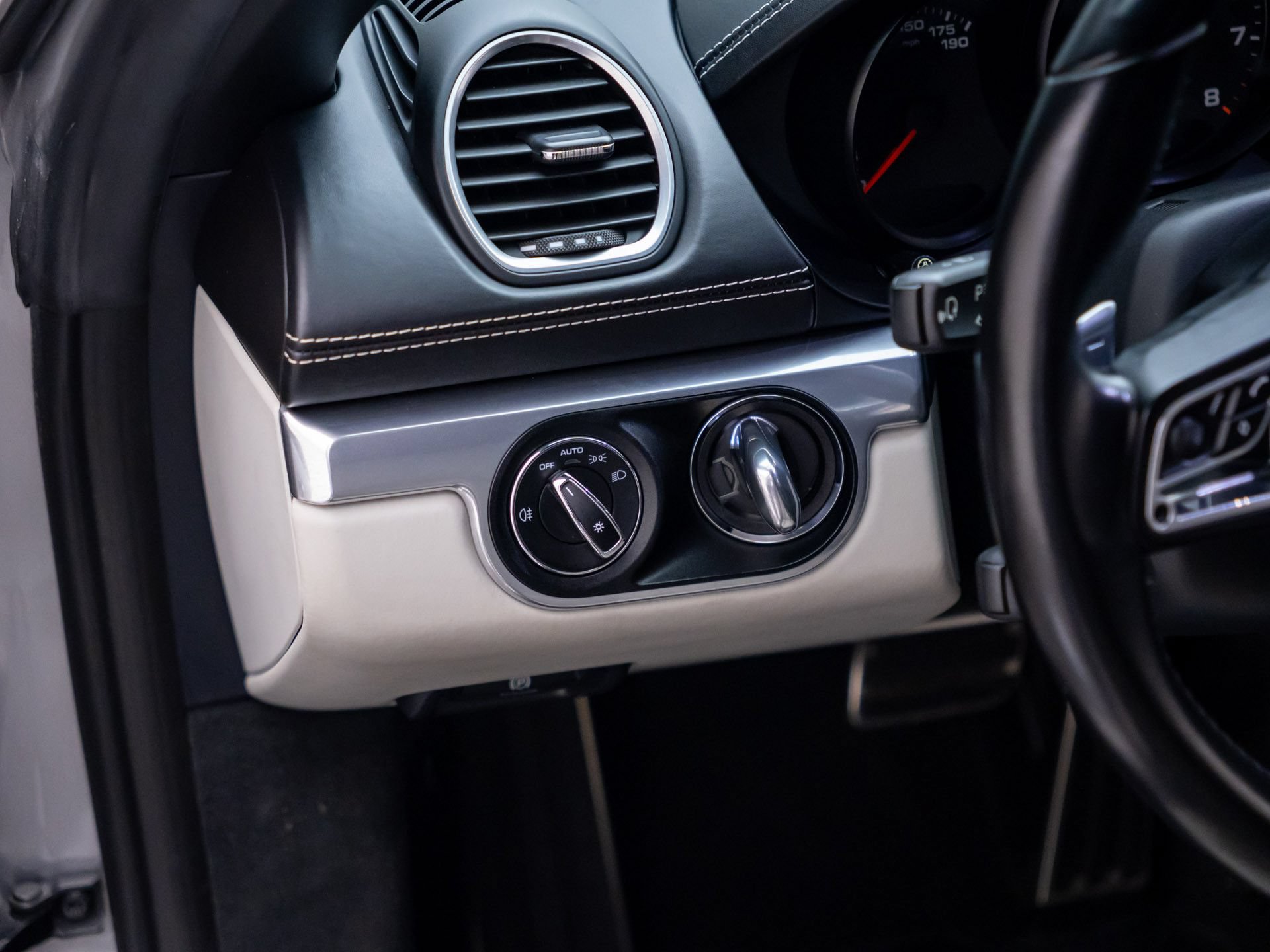 Used 2019 Porsche 718 Boxster GTS RWD image 19