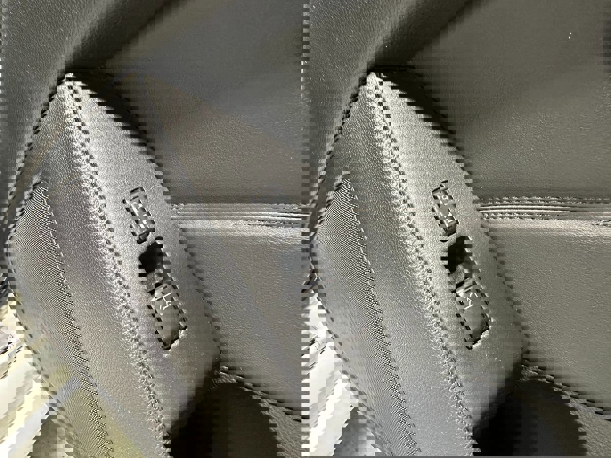 Used 2011 INFINITI G37 Sport image 9